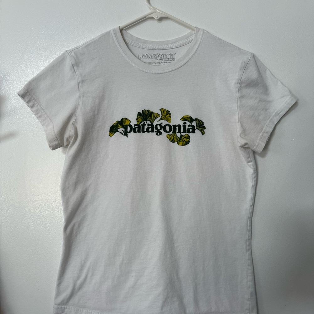 Patagonia Fitted White T-Shirt with Leaf Design